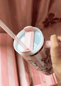 Labubu Tumbler™ - 1200 ml termosmugg, kyler & värmer upp till 12 timmar