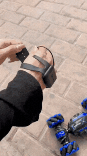 StormRacer DualControl – Stuntbil styrd med handen + fjärrkontroll