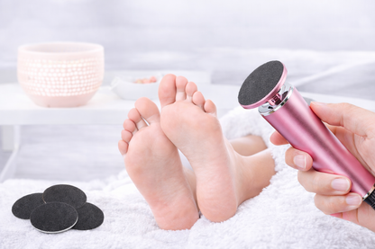 SmoothHeel™ Elektrisk fodfil og neglefil 2-i-1