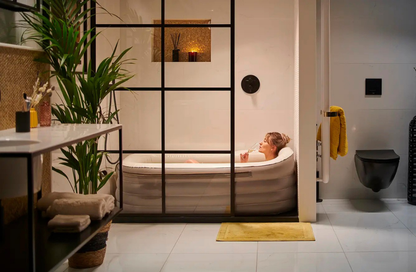 Tubble Royale - inflatable bathtub