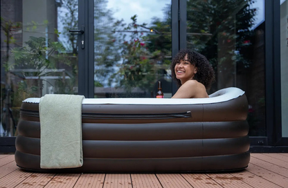 Tubble Royale - inflatable bathtub