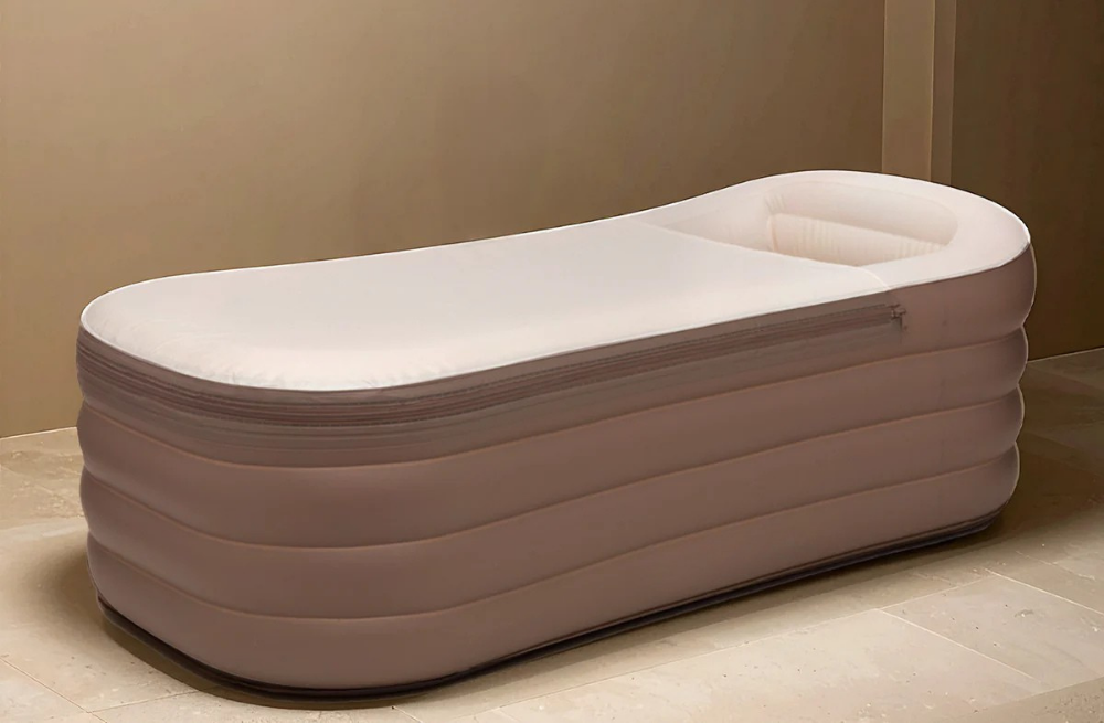 Tubble Royale - inflatable bathtub