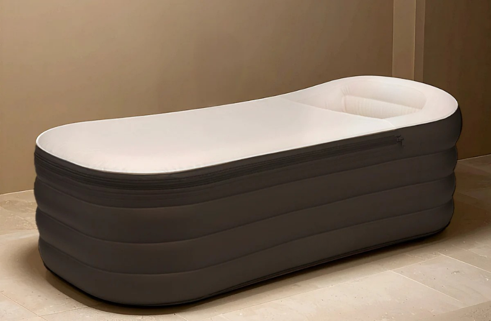 Tubble Royale - inflatable bathtub