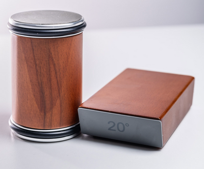 Knivslip med magnetisk vinkelguide