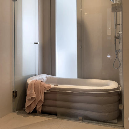 Tubble Royale - inflatable bathtub