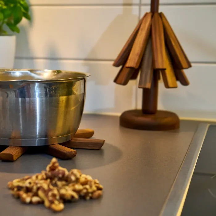 Skandinaviskt Valnötsset – Träunderlägg med Ställ (3-pack)