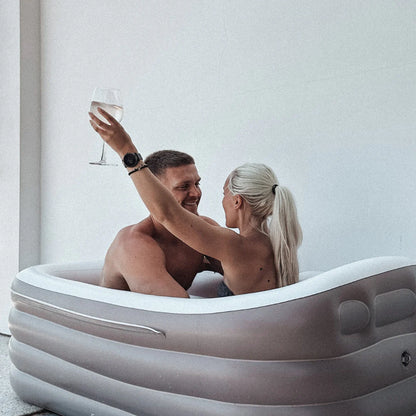 Tubble Royale - inflatable bathtub