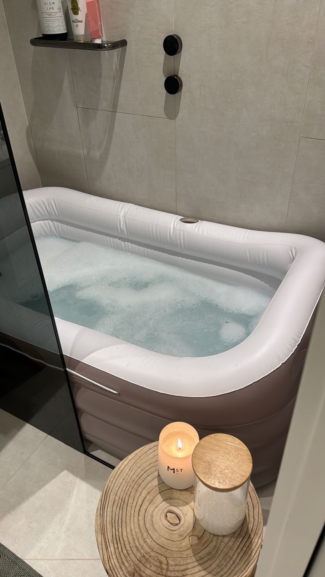 Tubble Royale - inflatable bathtub